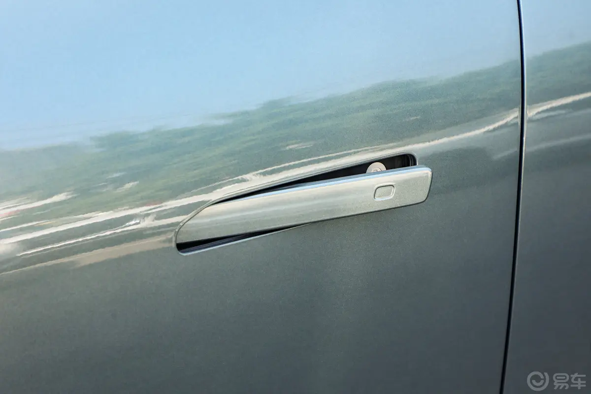 瑞虎8 PLUS C-DM1.5T 116km 舒适型 7座驾驶员侧前门把手