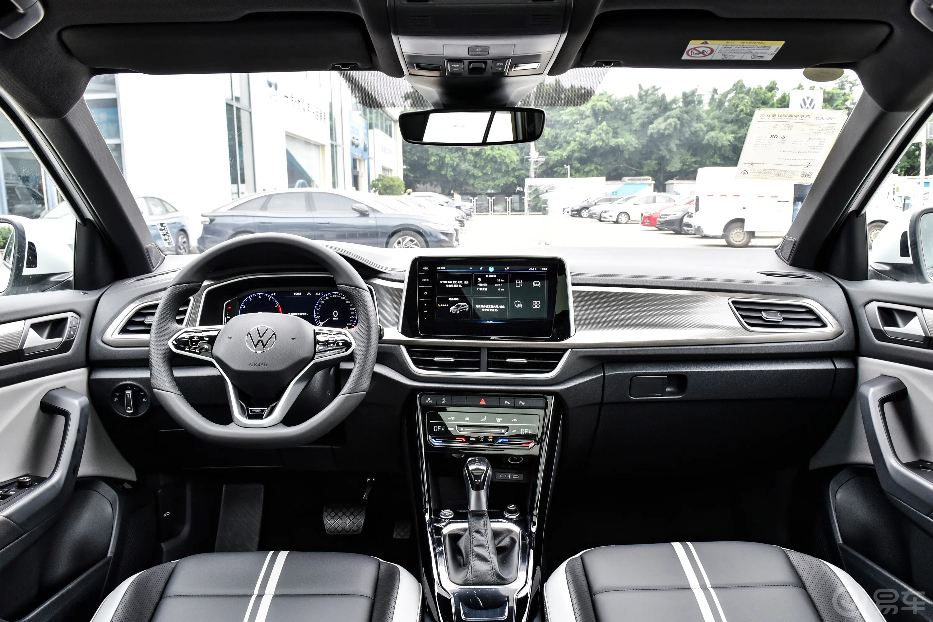 探歌改款 300TSI 星光版内饰全景正拍