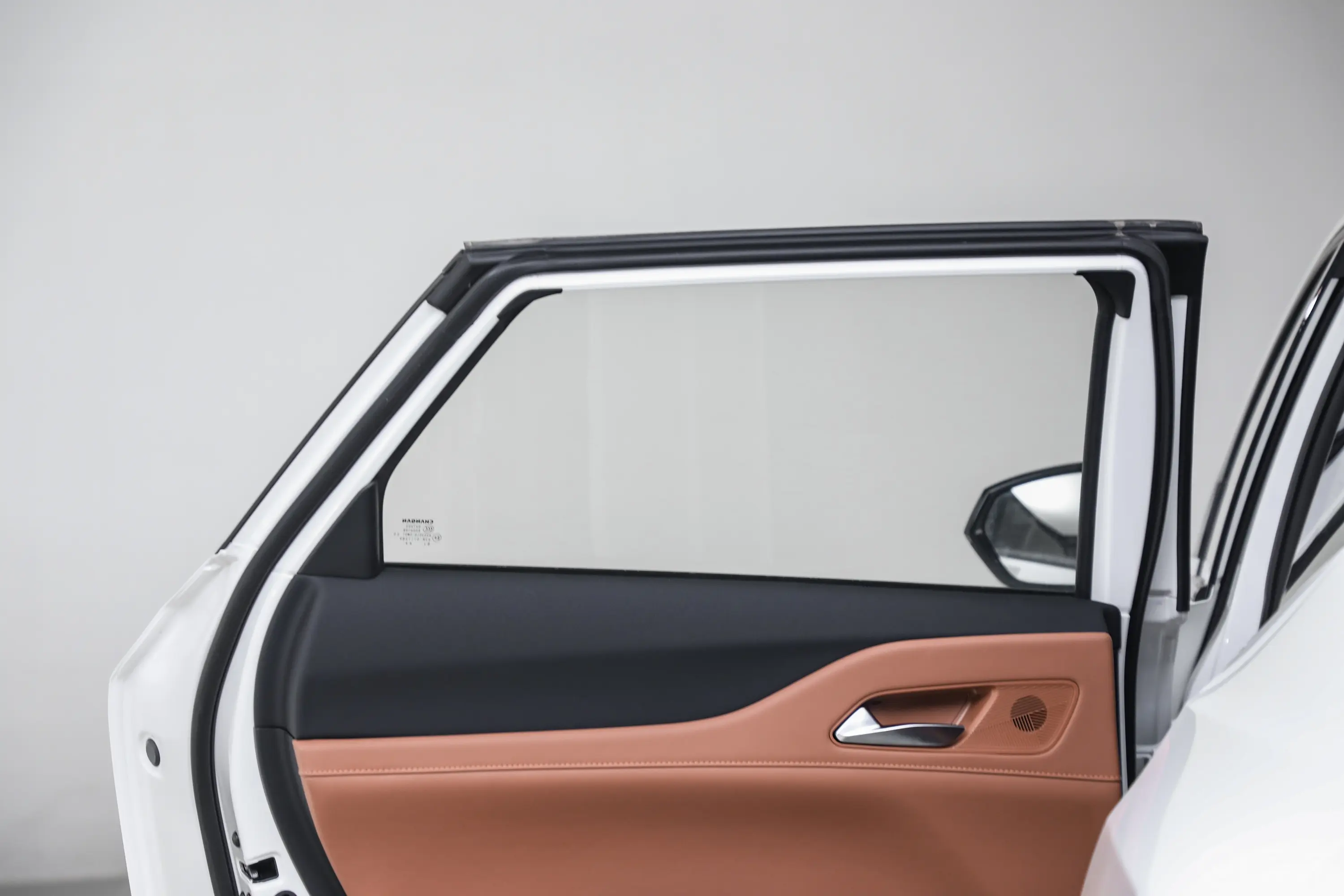 长安UNI-Z1.5T 500Bar MAX后排侧窗遮阳帘