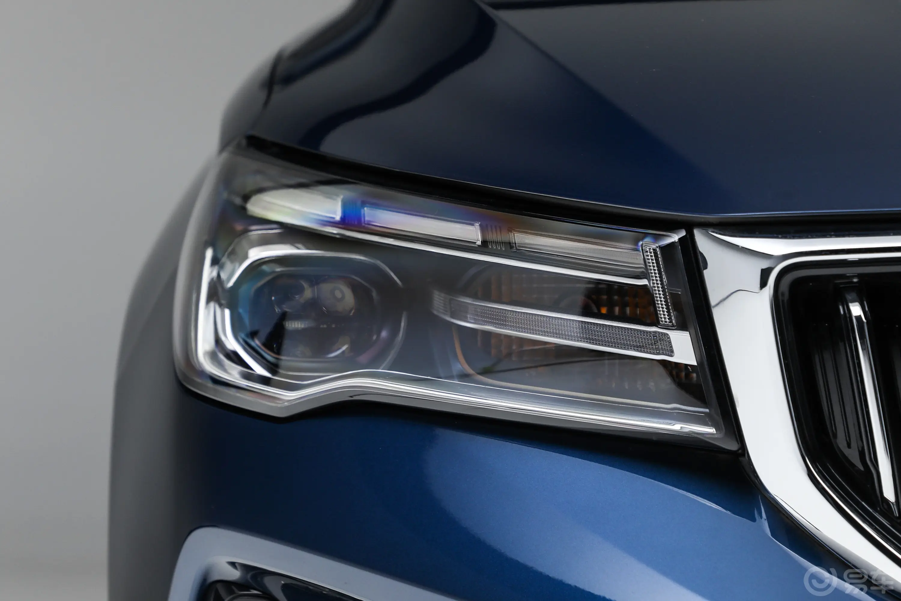 帝豪第4代 400万纪念版 1.5L CVT卓越型外观灯组