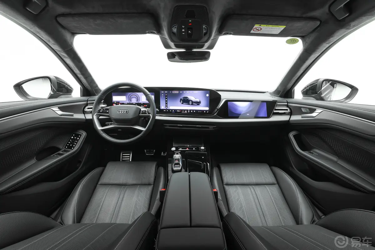 奥迪A6L2.0T quattro尊享致雅型内饰全景正拍