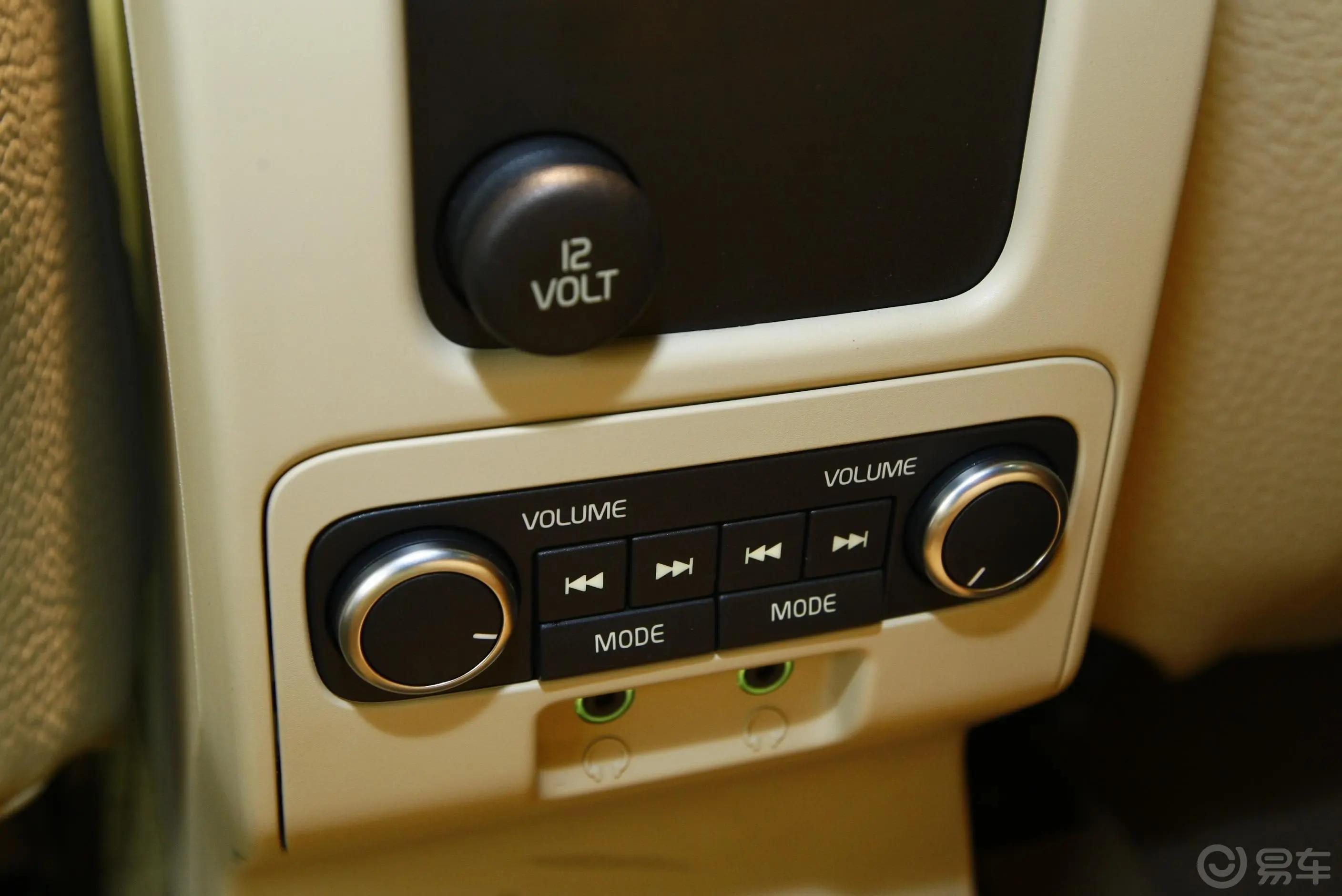 沃尔沃XC60(进口)T6 AWD 智雅版后排娱乐系统控制