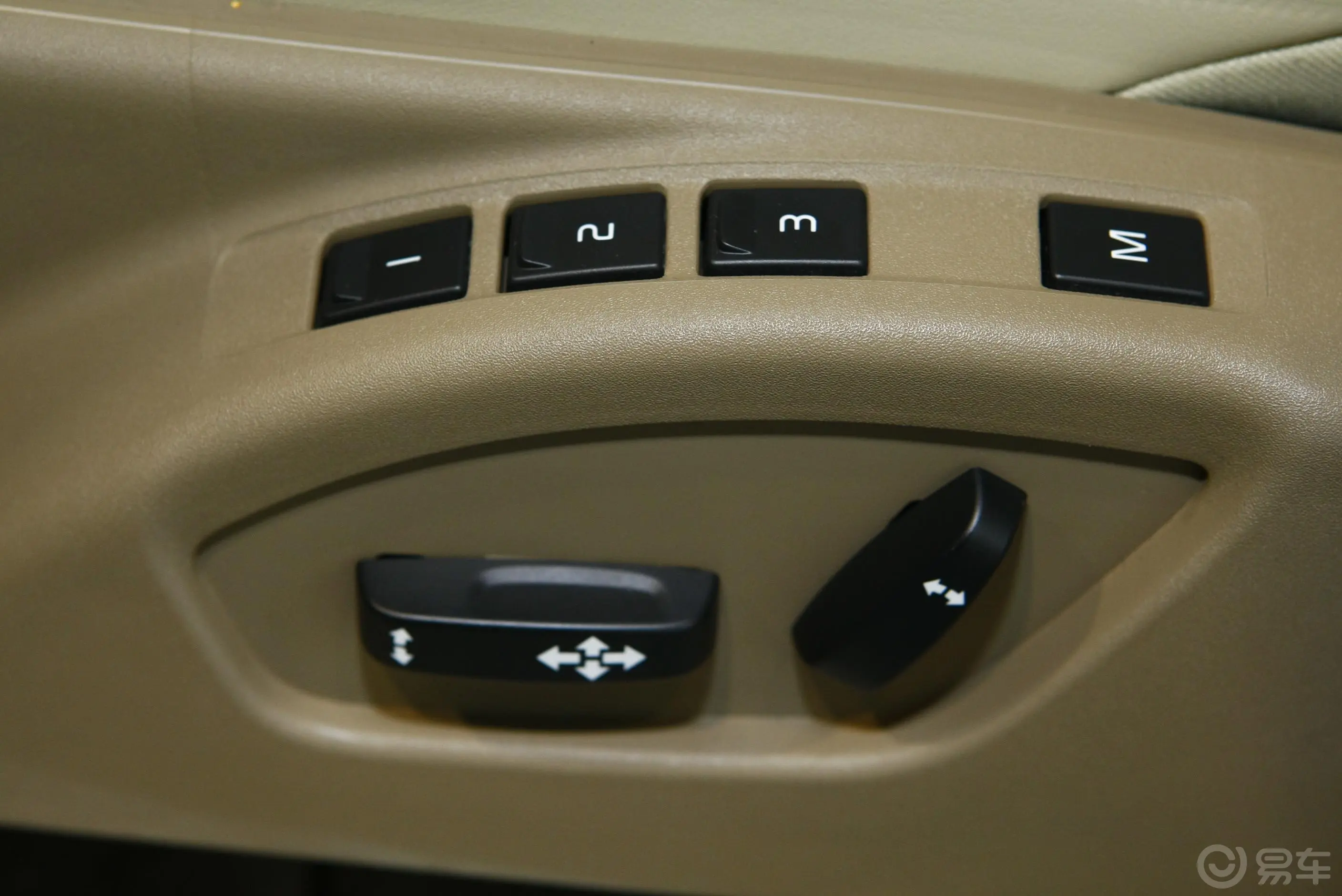 沃尔沃XC60(进口)T6 AWD 智雅版座椅调节键