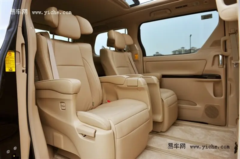 丰田进口豪华MPV车型ALPHARD埃尔法