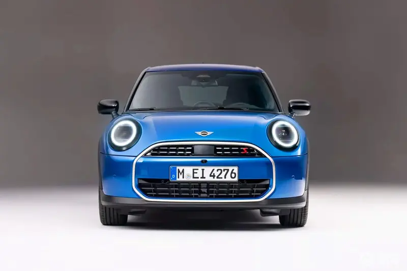 全新MINI Cooper 5门车型发布，内部空间扩大搭载最新技术(图1)