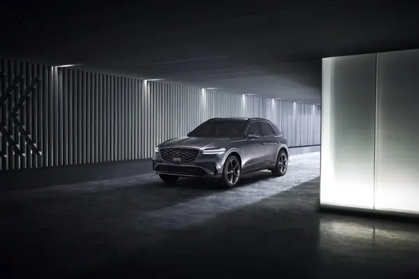 3.新款捷尼赛思GV70运动套件克瑞斯蓝