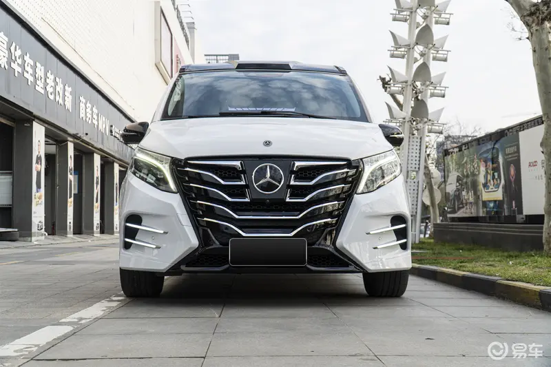 奔驰 V 级 顶级定制重构豪华 MPV 新范式