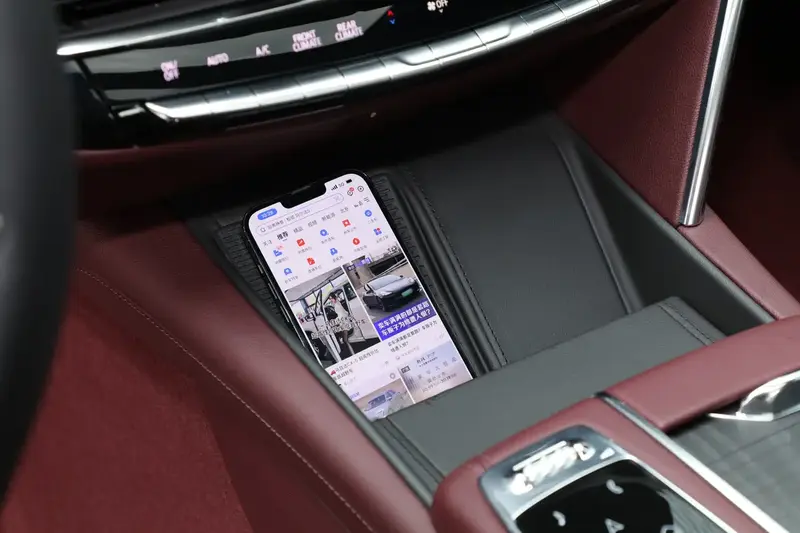 凯迪拉克CT628T 铂金型中控