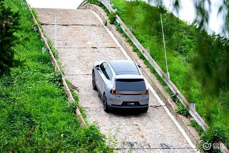 沃尔沃XC70爬坡测试
